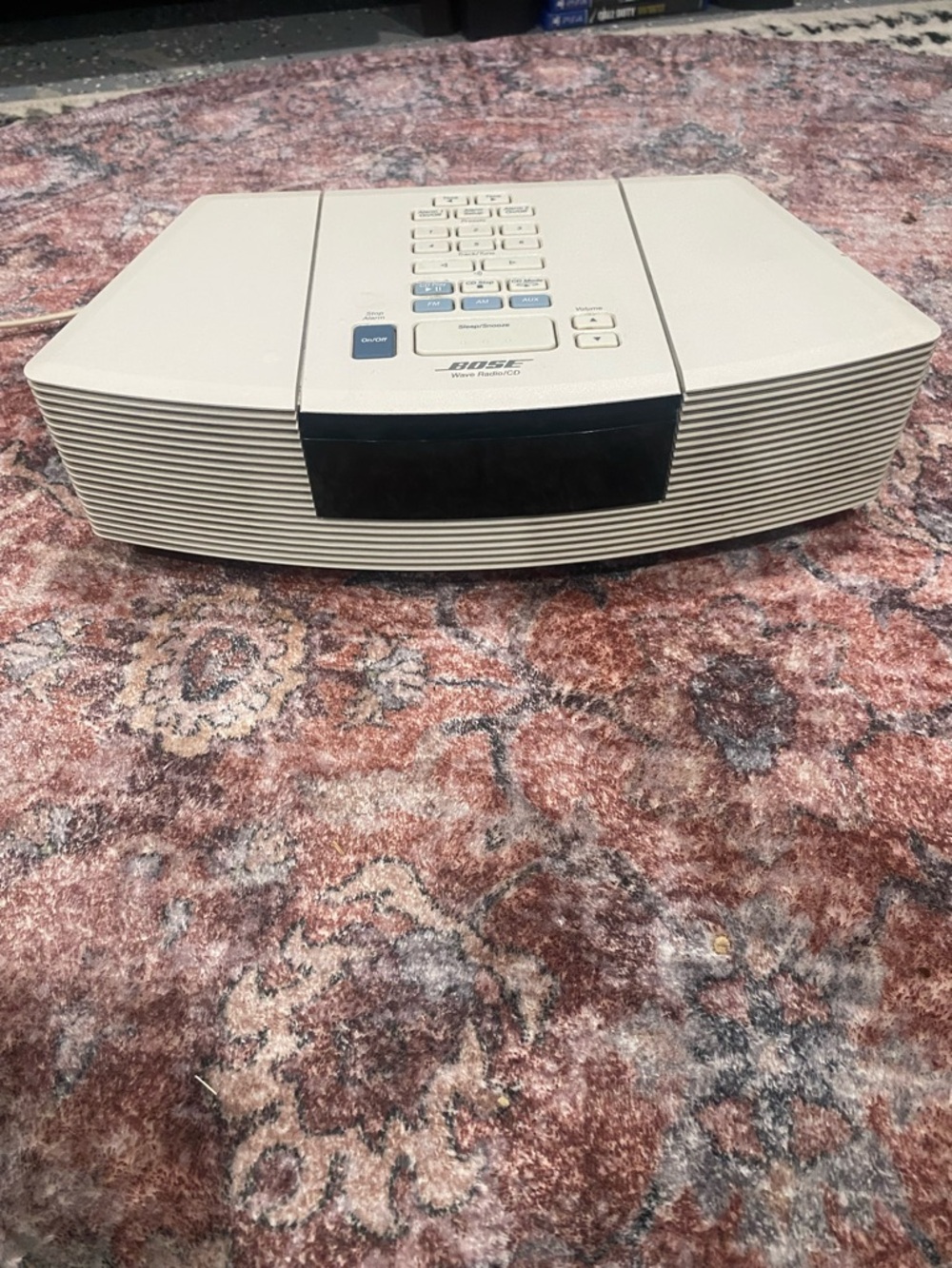 Bose Wave Radio/CD Player in Cream with Black Display